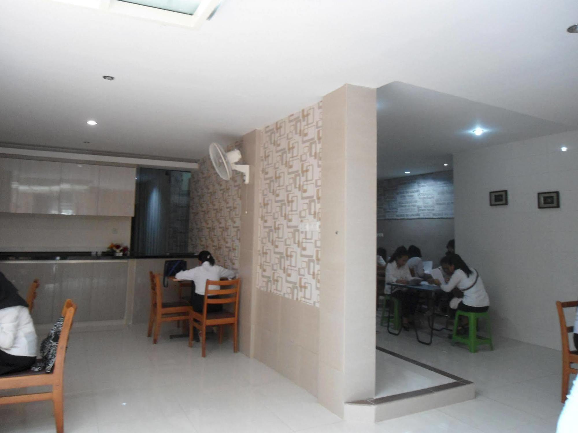 Permata Inn Medan Exterior foto
